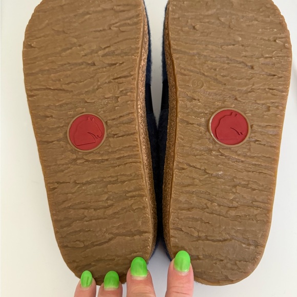 Haflinger women’s Blue and Gray Slip-On Shoes with Swirl Design size 8-8.5 - Picture 5 of 6